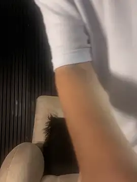 ARON LUXX online show from 12, 2, 2026