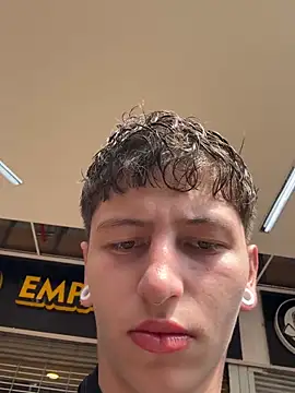 ARON LUXX online show from 4, 3, 2026