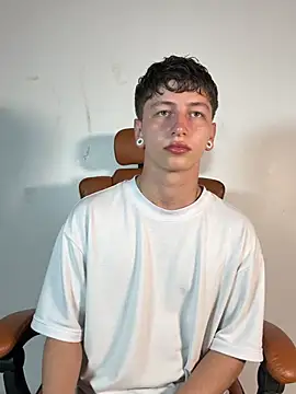 ARON LUXX online show from 19, 3, 2026