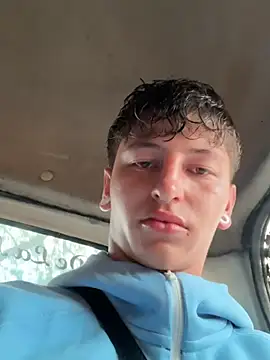 Snapshot of ARON_LUXX chatting on 22, 5, 2026 ARON LUXX online show from 22, 5, 2026