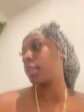 Snapshot of prettybrown9 chatting on 4, 2, 2026 prettybrown9 online show from 4, 2, 2026