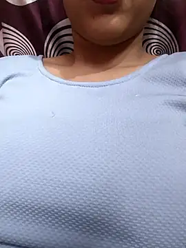 Snapshot of komalsharma99 chatting on 7, 5, 2026 komalsharma99 online show from 7, 5, 2026