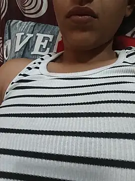 Snapshot of komalsharma99 chatting on 30, 5, 2026 komalsharma99 online show from 30, 5, 2026