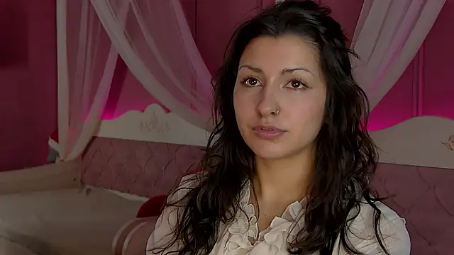 Snapshot of AngelaCox chatting on 6, 2, 2026 AngelaCox online show from 6, 2, 2026