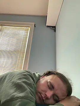 Snapshot of RaeganV chatting on 12, 4, 2026 RaeganV online show from 12, 4, 2026