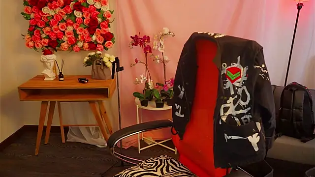 Snapshot of NeoGeisha chatting on 8, 4, 2026 NeoGeisha online show from 8, 4, 2026