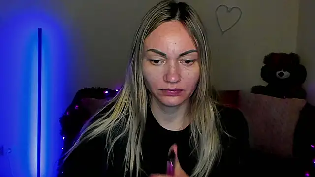 Snapshot of BlondMikey22 chatting on 21, 4, 2026 BlondMikey22 online show from 21, 4, 2026