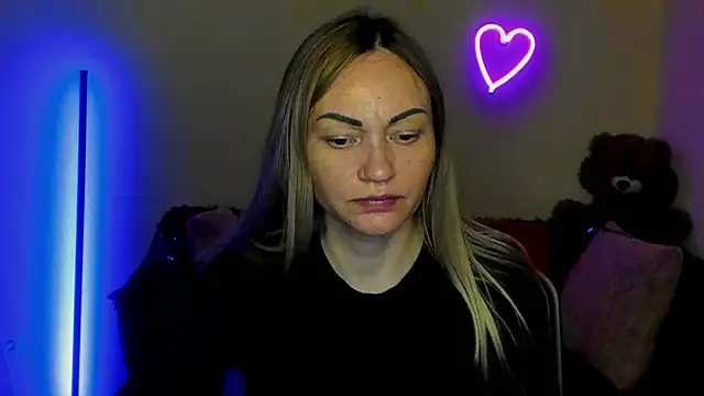 Snapshot of BlondMikey22 chatting on 7, 5, 2026 BlondMikey22 online show from 7, 5, 2026