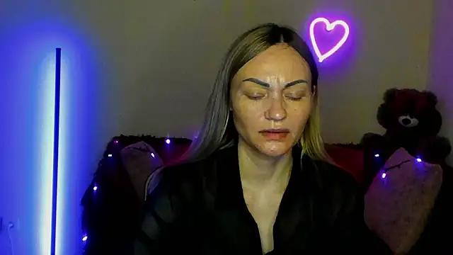 Snapshot of BlondMikey22 chatting on 11, 5, 2026 BlondMikey22 online show from 11, 5, 2026
