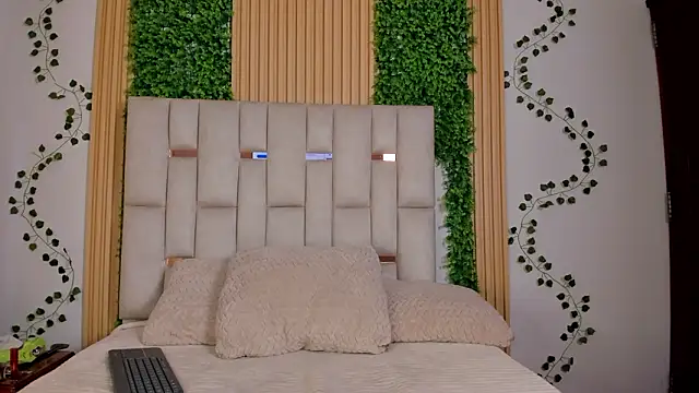 Snapshot of Emma_Nmm chatting on 24, 2, 2026 Emma Nmm online show from 24, 2, 2026