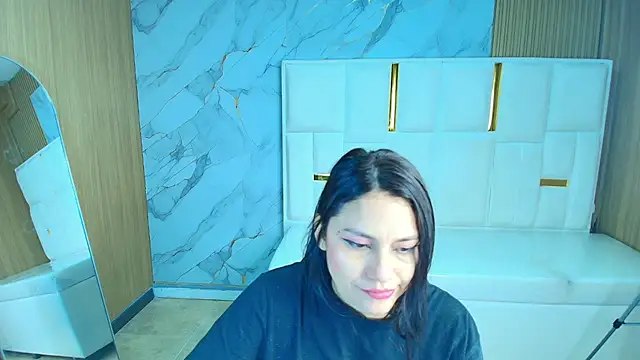 Snapshot of rox_luxury_tf chatting on 20, 4, 2026 rox luxury tf online show from 20, 4, 2026