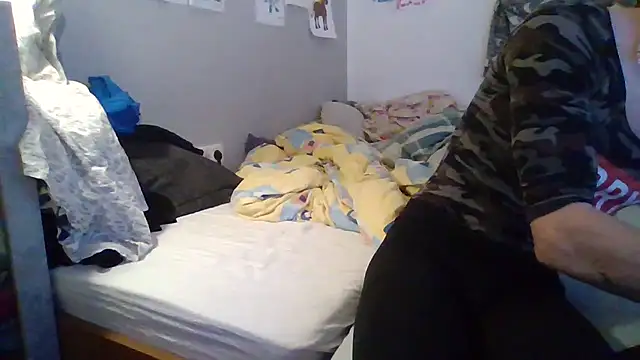 Snapshot of WildundJung chatting on 7, 11, 2025 WildundJung online show from 7, 11, 2025