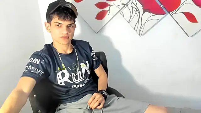 Snapshot of Jesshot_bigcock20cm chatting on 7, 6, 2026 Jesshot bigcock20cm online show from 7, 6, 2026