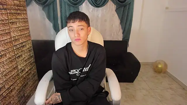 Snapshot of Wesleey-Boy chatting on 13, 2, 2026 Wesleey-Boy online show from 13, 2, 2026