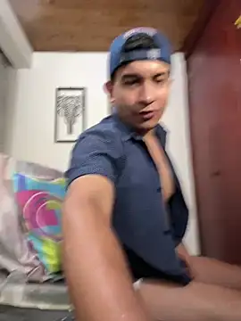 Snapshot of MaxParker21 chatting on 1, 3, 2026 MaxParker21 online show from 1, 3, 2026