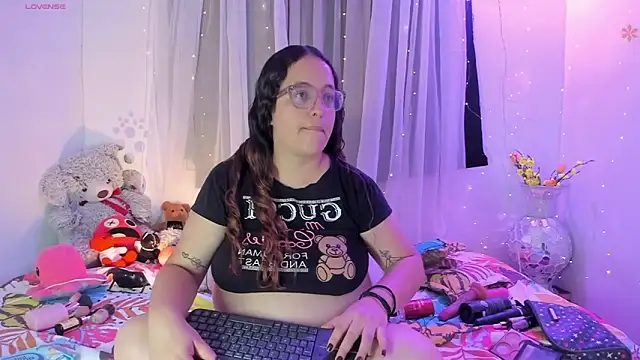 Snapshot of Stacy_millerr1 chatting on 21, 5, 2026 Stacy millerr1 online show from 21, 5, 2026