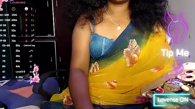 Snapshot of VixenNandhu chatting on 20, 2, 2026 VixenNandhu online show from 20, 2, 2026