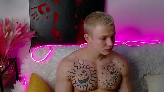 Snapshot of SterlingNoir chatting on 9, 2, 2026 SterlingNoir online show from 9, 2, 2026