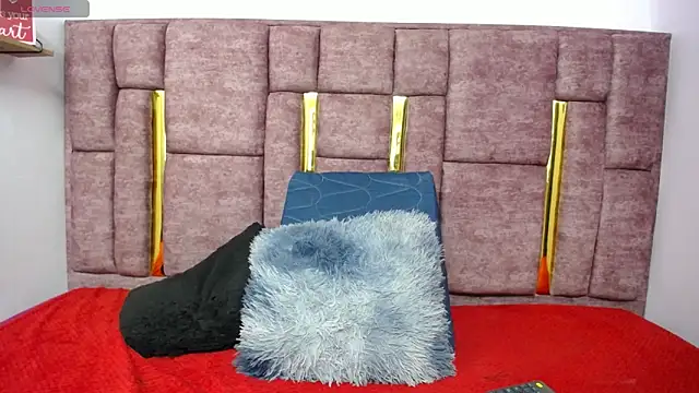 Snapshot of FRANCESCA_LOVE_ chatting on 9, 4, 2026 FRANCESCA LOVE online show from 9, 4, 2026