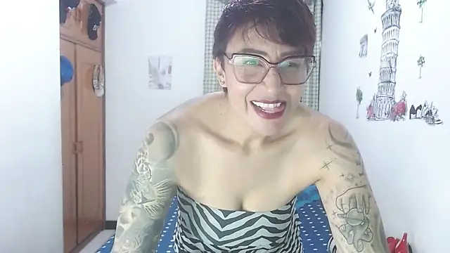 Snapshot of Charlotte_gray_ chatting on 10, 5, 2026 Charlotte gray online show from 10, 5, 2026