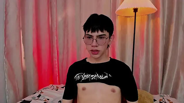 Snapshot of Demian_Hush chatting on 21, 2, 2026 Demian Hush online show from 21, 2, 2026