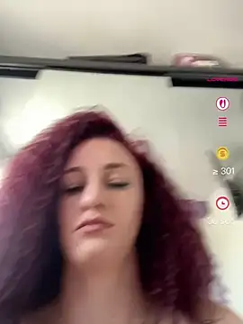 Roxyfoxyyy online show from 4, 6, 2026