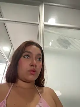 Snapshot of Emily_Harpeer chatting on 6, 2, 2026 Emily Harpeer online show from 6, 2, 2026