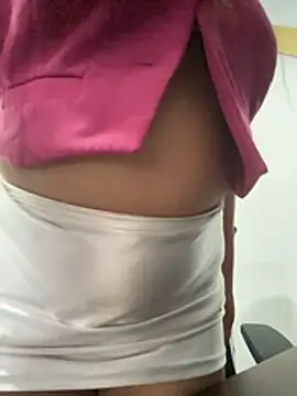 Snapshot of Emily_Harpeer chatting on 13, 2, 2026 Emily Harpeer online show from 13, 2, 2026