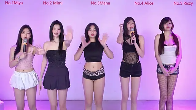 Snapshot of Velvet-girl chatting on 12, 2, 2026 Velvet-girl online show from 12, 2, 2026