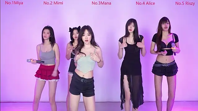 Snapshot of Velvet-girl chatting on 13, 2, 2026 Velvet-girl online show from 13, 2, 2026