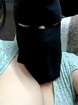 Snapshot of Warda_Egy chatting on 19, 4, 2026 Warda Egy online show from 19, 4, 2026