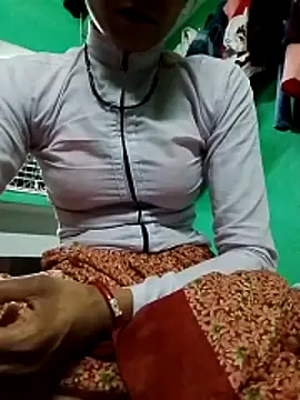 Snapshot of Komal4050 chatting on 13, 5, 2026 Komal4050 online show from 13, 5, 2026