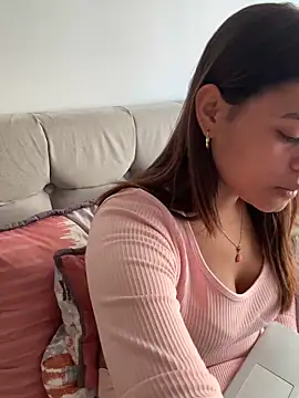 RachelWeisz  online show from 12, 4, 2026