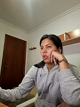 ZeforAitanna online show from 7, 4, 2026