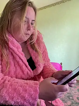 Snapshot of Mommy-girl-Lola chatting on 5, 5, 2026 Mommy-girl-Lola online show from 5, 5, 2026