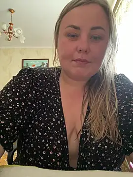 Snapshot of Mommy-girl-Lola chatting on 16, 5, 2026 Mommy-girl-Lola online show from 16, 5, 2026