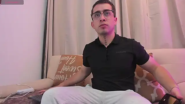 Snapshot of Tommas_Jhonson chatting on 18, 2, 2026 Tommas Jhonson online show from 18, 2, 2026