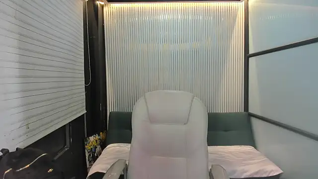 lorraineHunter online show from 7, 4, 2026