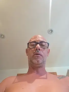 Snapshot of pareja47 chatting on 5, 7, 2026 pareja47 online show from 5, 7, 2026