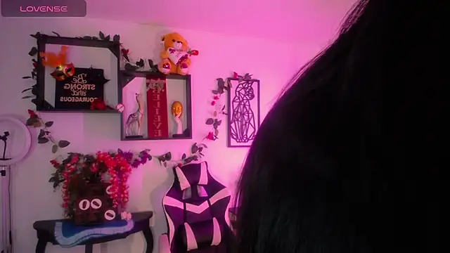 Snapshot of QueenRose94 chatting on 9, 2, 2026 QueenRose94 online show from 9, 2, 2026