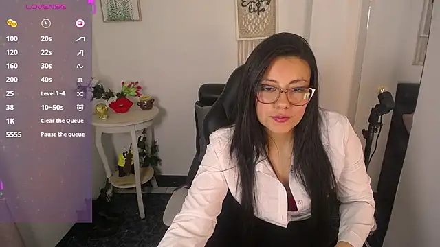 QueenRose94 online show from 17, 4, 2026