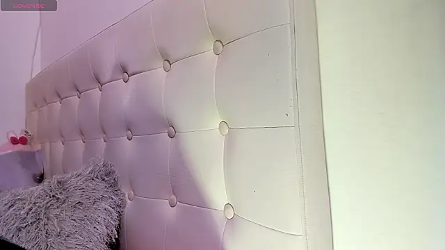 MiaEvans0 online show from 27, 3, 2026