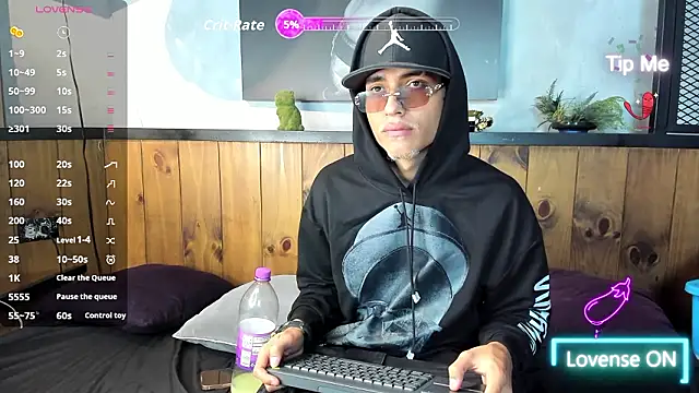 Snapshot of ItsZairen chatting on 1, 3, 2026 ItsZairen online show from 1, 3, 2026