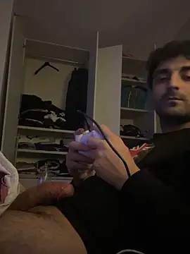 Snapshot of elia2711 chatting on 12, 2, 2026 elia2711 online show from 12, 2, 2026