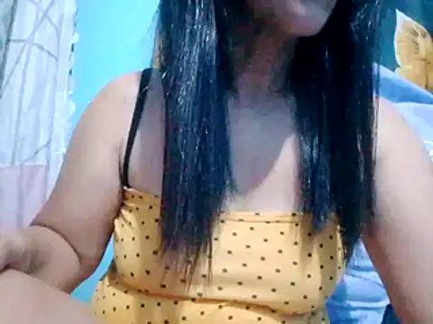 Snapshot of suzzie_hot chatting on 23, 2, 2026 suzzie hot online show from 23, 2, 2026