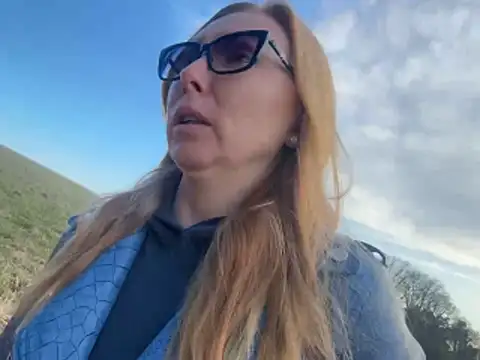 Snapshot of JenyJanys chatting on 3, 3, 2026 JenyJanys online show from 3, 3, 2026