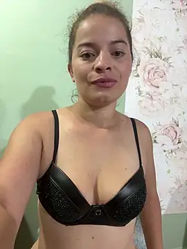 Snapshot of AriBeautiful chatting on 21, 2, 2026 AriBeautiful online show from 21, 2, 2026