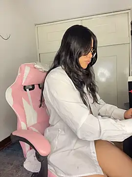 Snapshot of LilithRose_ chatting on 23, 2, 2026 LilithRose online show from 23, 2, 2026