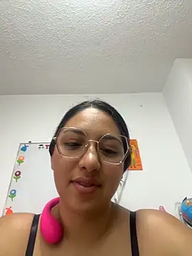Snapshot of Victoria_Lusty chatting on 7, 4, 2026 Victoria Lusty online show from 7, 4, 2026