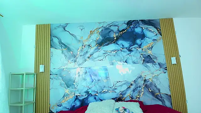 evelin 24  online show from 11, 4, 2026